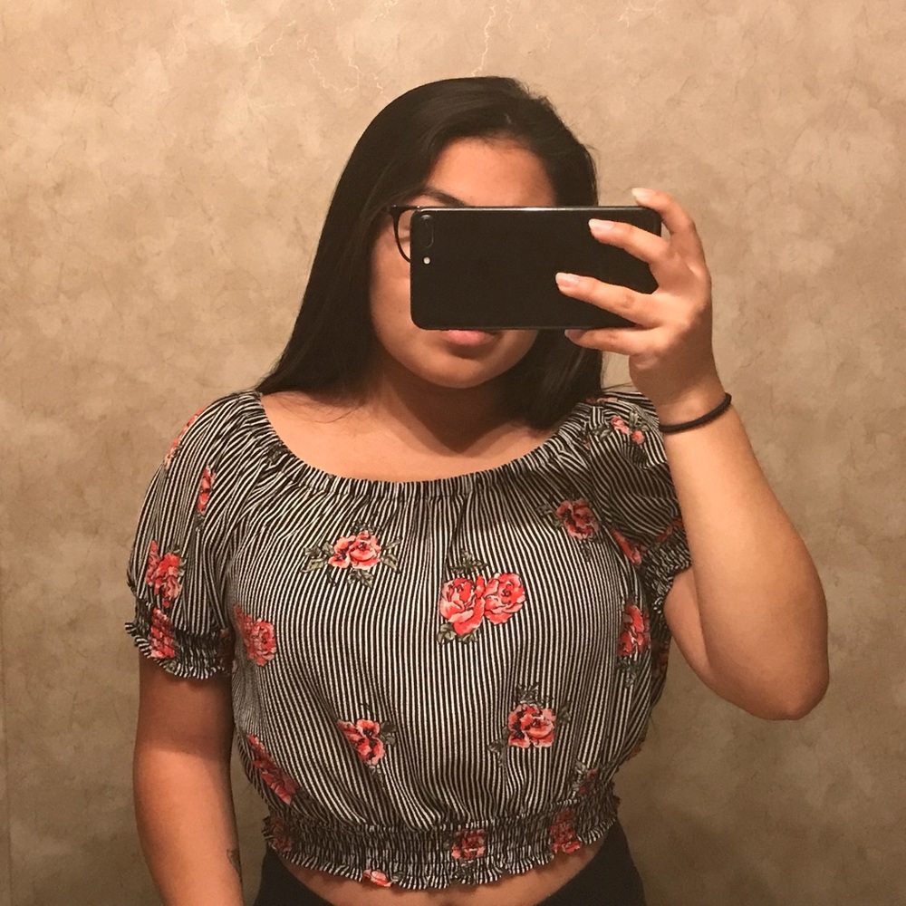 Crop Top - Picture 2 of 3